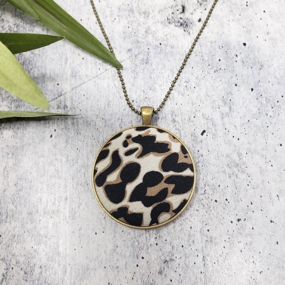New Handmade | Animal Print Button Necklace